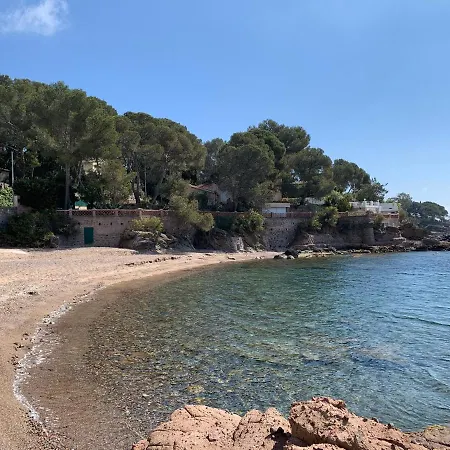 Le Nid T2 Grande Terrasse Au Parc Santa Lucia Raphael Bord De Mer Calanque A 100m Сен-Рафаель